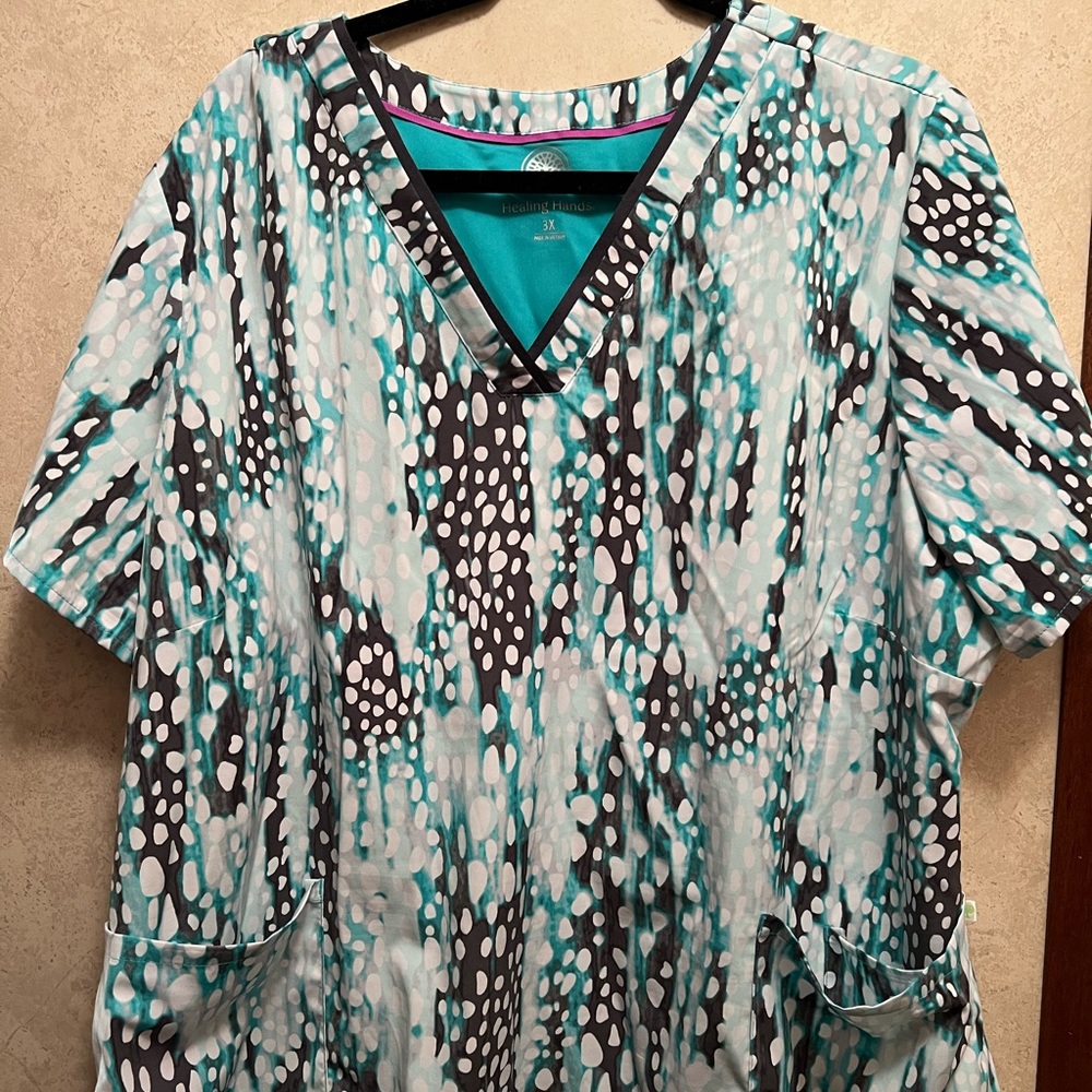Healing hands purple label scrub top- blue/grey